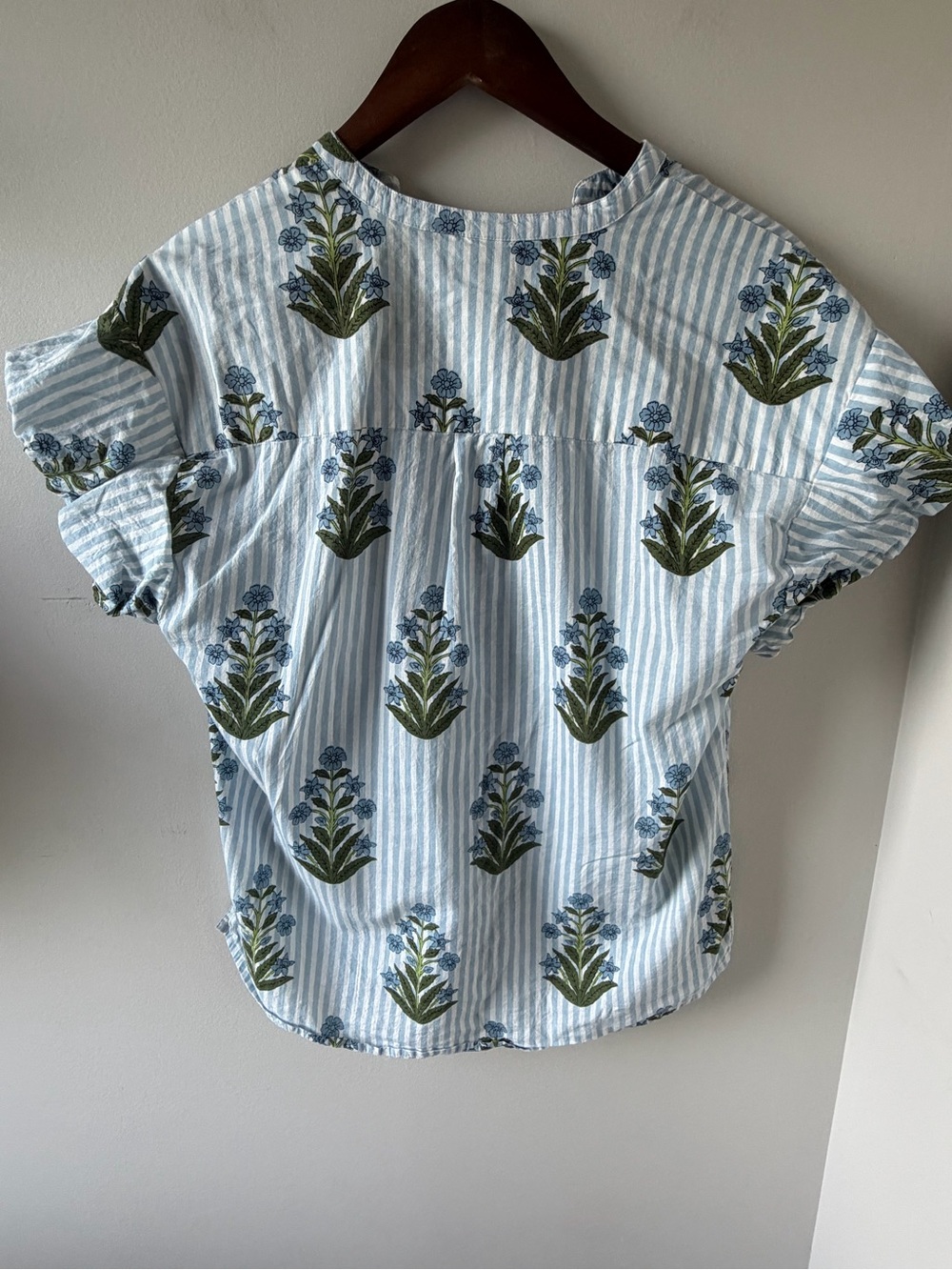 Ivy Jane | Blue Stripe Floral Button Front Blouse | Small - Picture 3 of 11